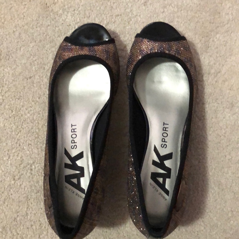 Shoe